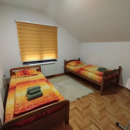Stan Apartment Ledine