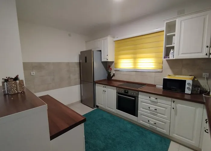 아파트 Stan Ledine